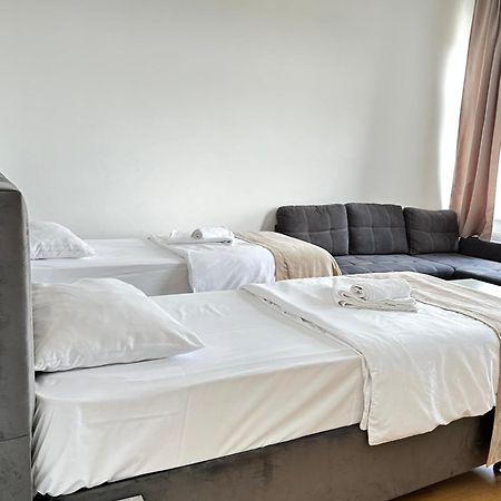 Ferienwohnung Hisa Lina Wien Exterior foto